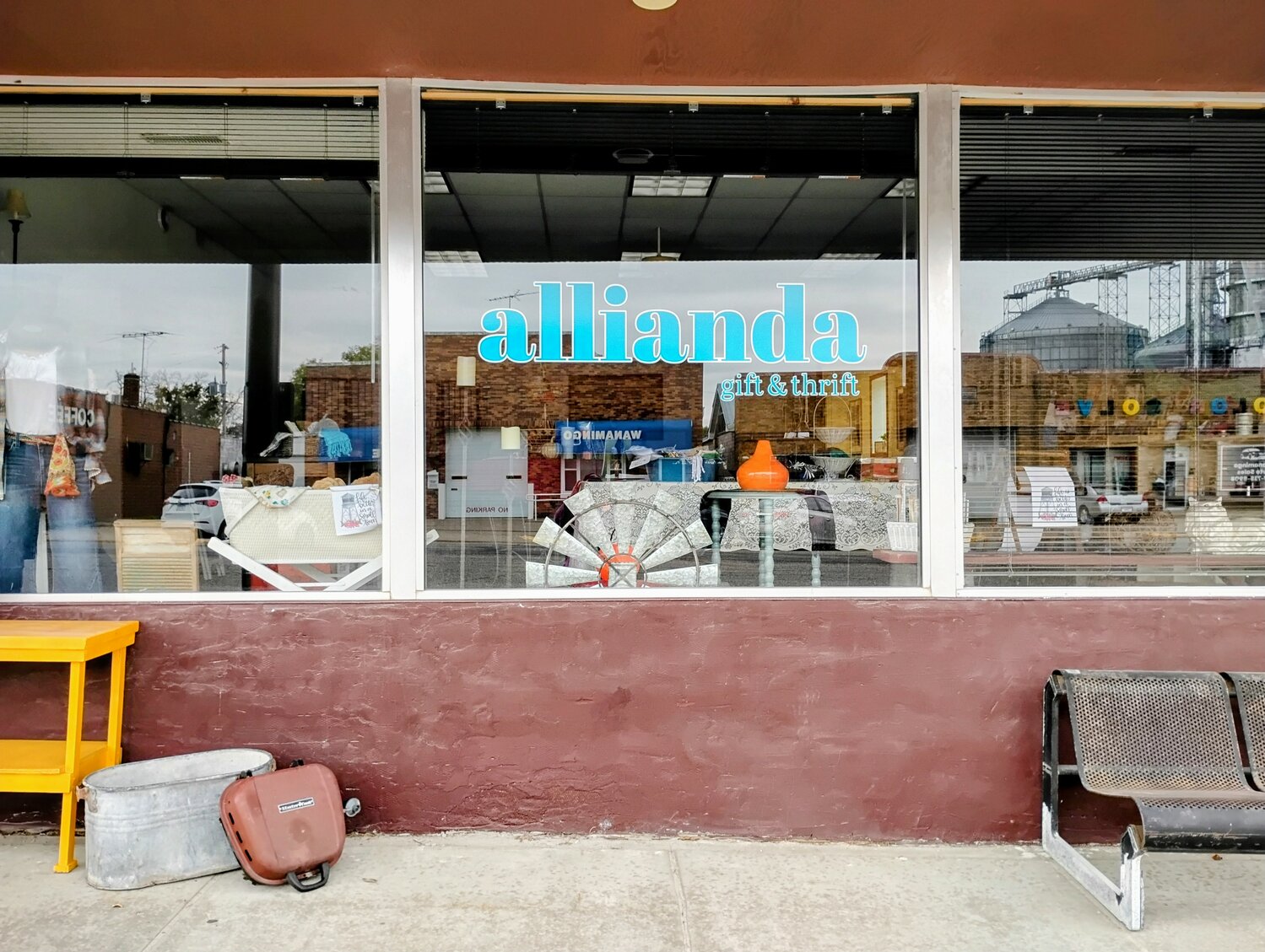 Allianda store front